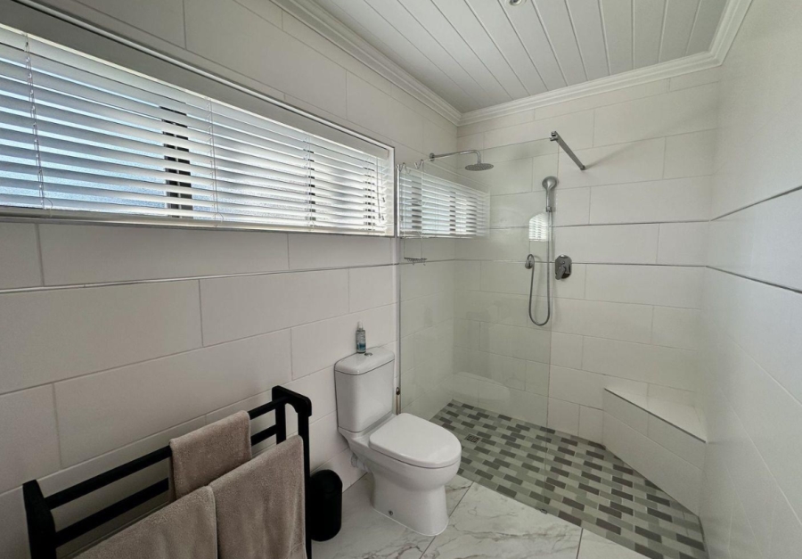 5 Bedroom Property for Sale in Fraaiuitsig Western Cape